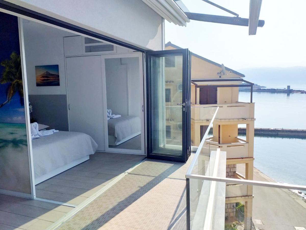 Apartment Palada 1 *